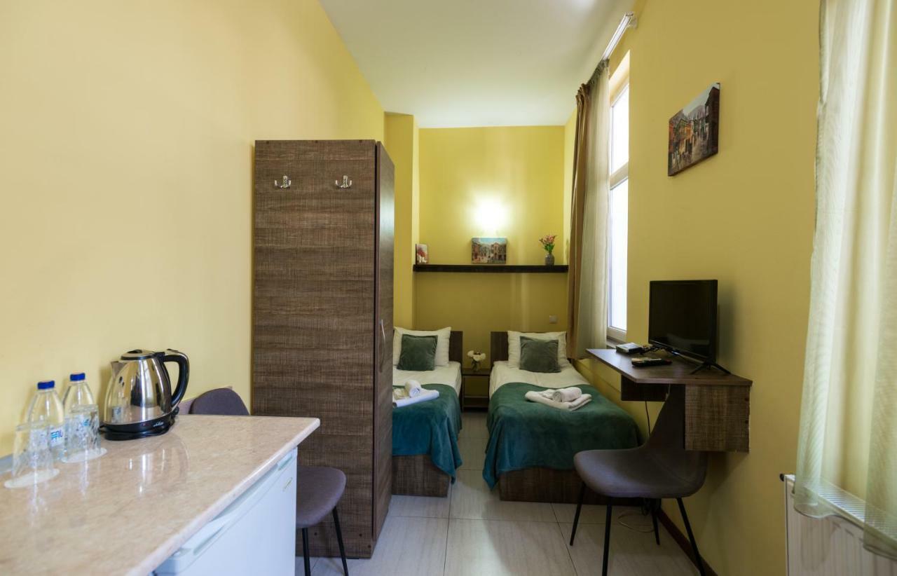 Accent Hotel Тбилиси Екстериор снимка