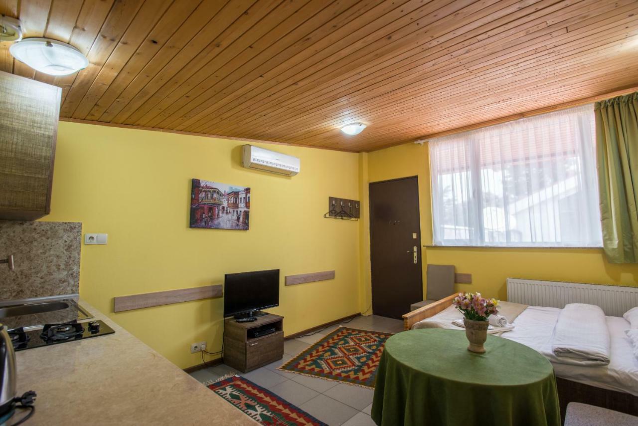 Accent Hotel Тбилиси Екстериор снимка