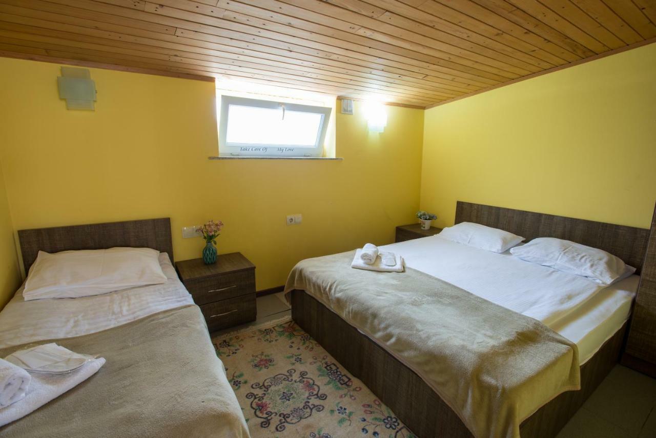 Accent Hotel Тбилиси Екстериор снимка