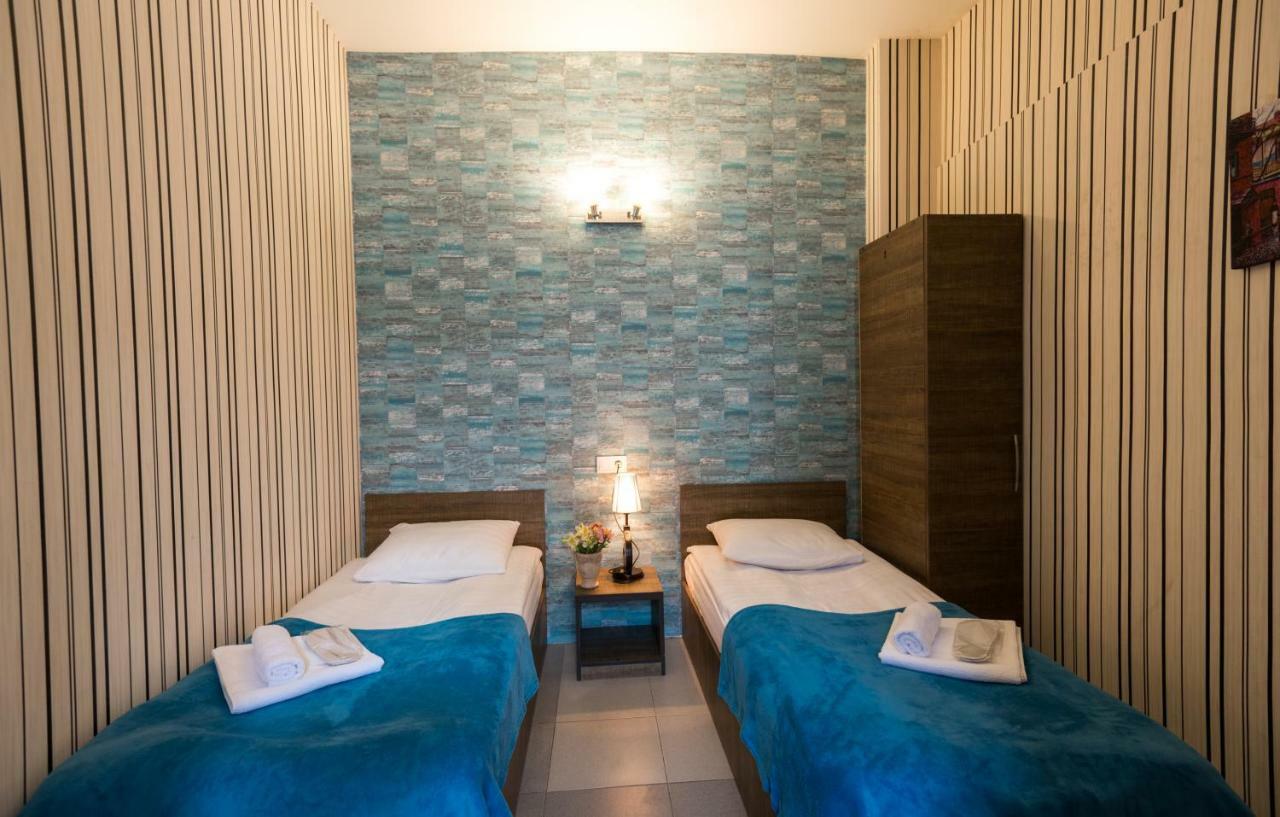 Accent Hotel Тбилиси Екстериор снимка