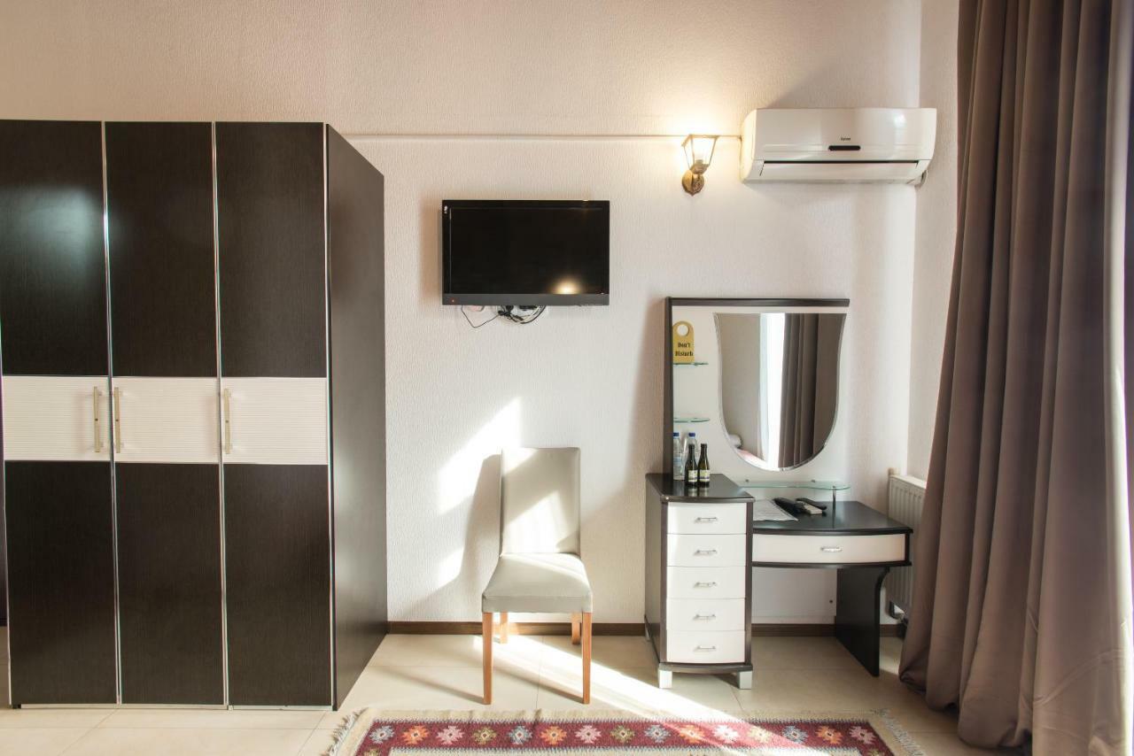 Accent Hotel Тбилиси Екстериор снимка