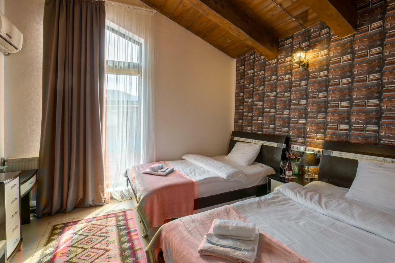 Accent Hotel Тбилиси Екстериор снимка
