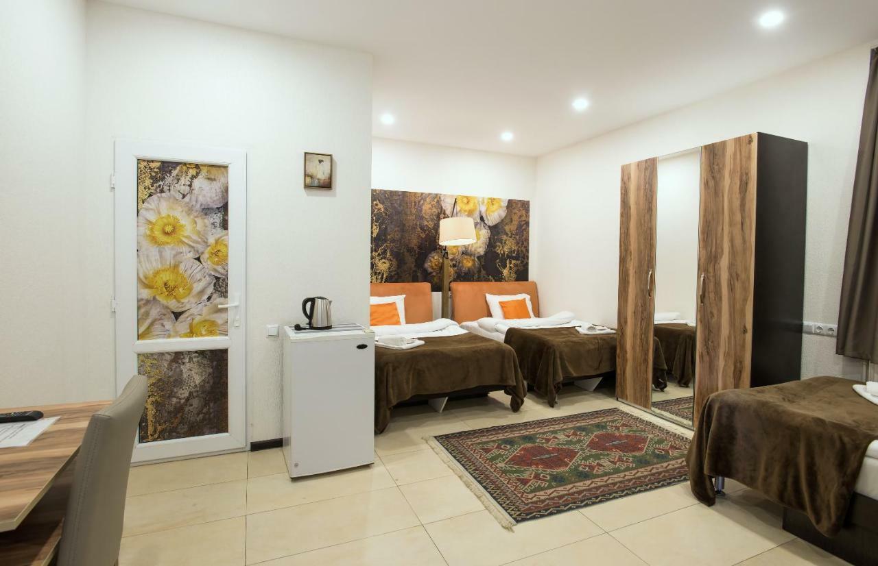 Accent Hotel Тбилиси Екстериор снимка
