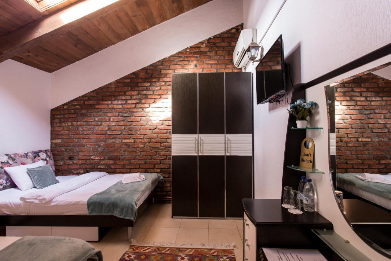 Accent Hotel Тбилиси Екстериор снимка
