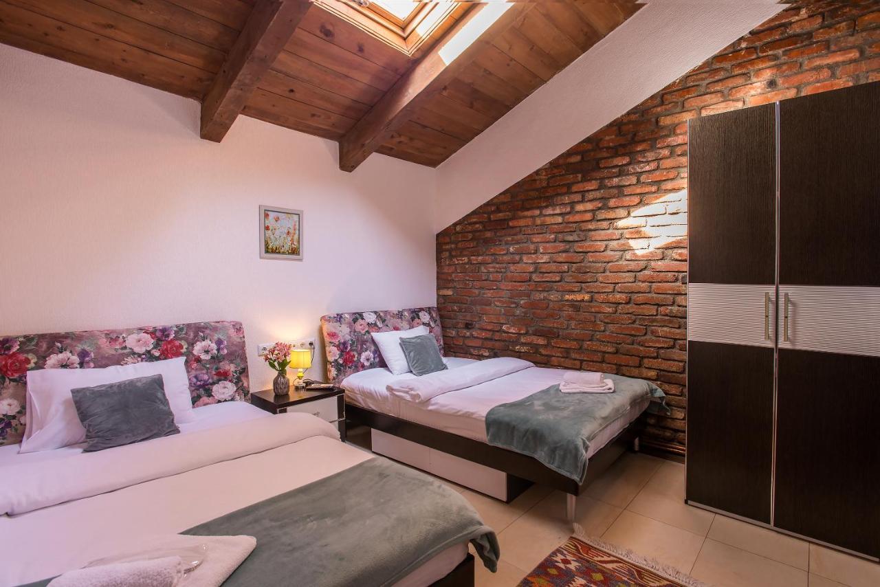 Accent Hotel Тбилиси Екстериор снимка