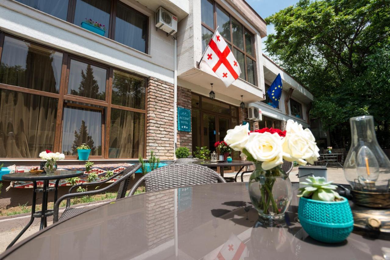 Accent Hotel Тбилиси Екстериор снимка
