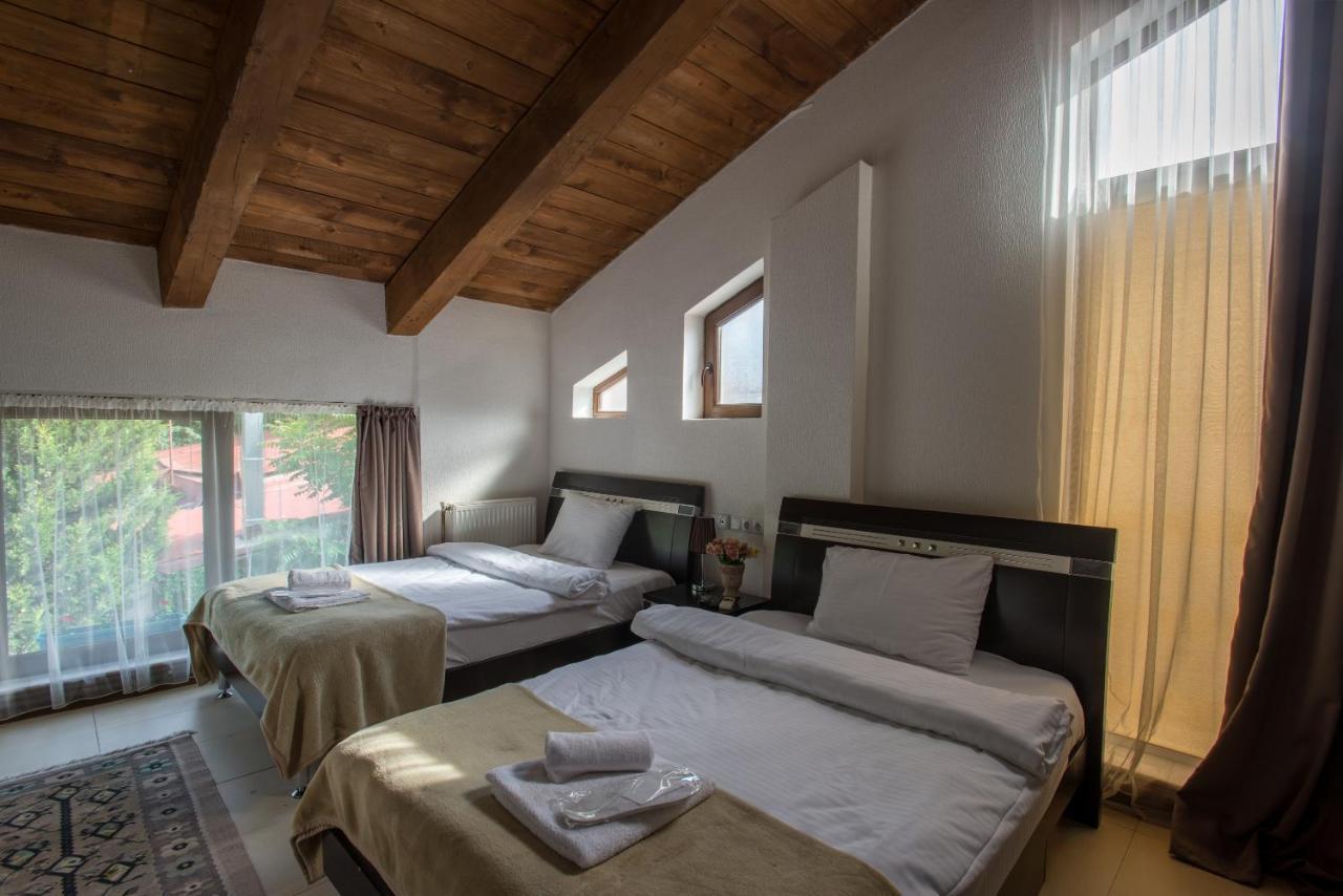 Accent Hotel Тбилиси Екстериор снимка