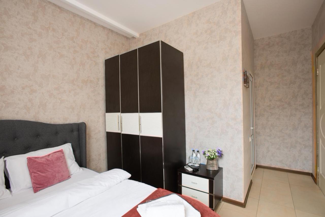 Accent Hotel Тбилиси Екстериор снимка