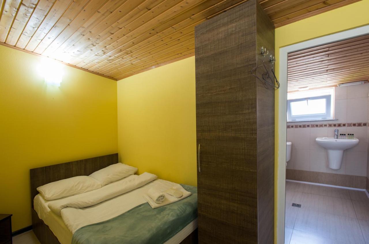 Accent Hotel Тбилиси Екстериор снимка